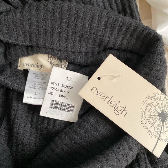 Everleigh Cowl Neck Waffle Knit High Low Tunic Top in Black Sz S NEW - Picture 2 of 12